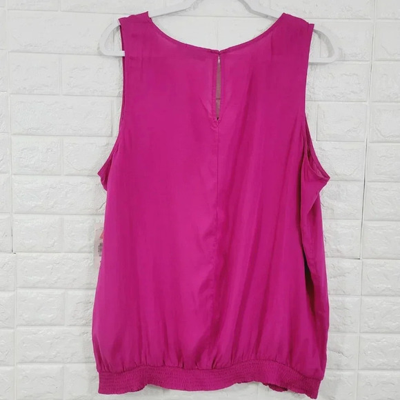 A.n.a Women's Sleeveless Eyelet Top Blouse V-Neck Elastic Hem Purple Size XL NWT - Picture 5 of 5